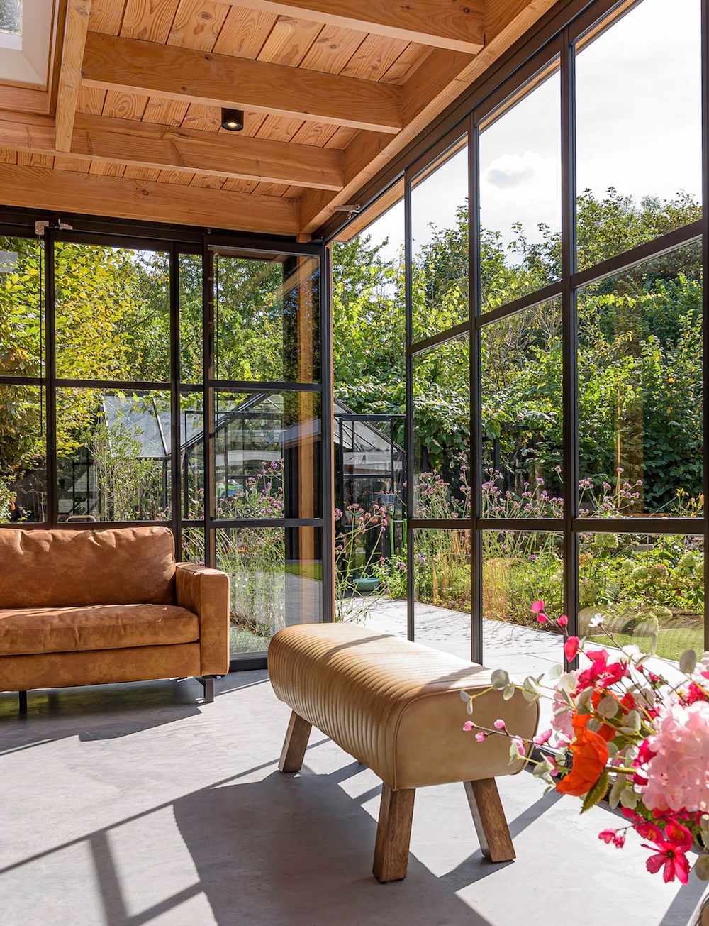 FotoArchitectuur die doorloopt tot op het balkon